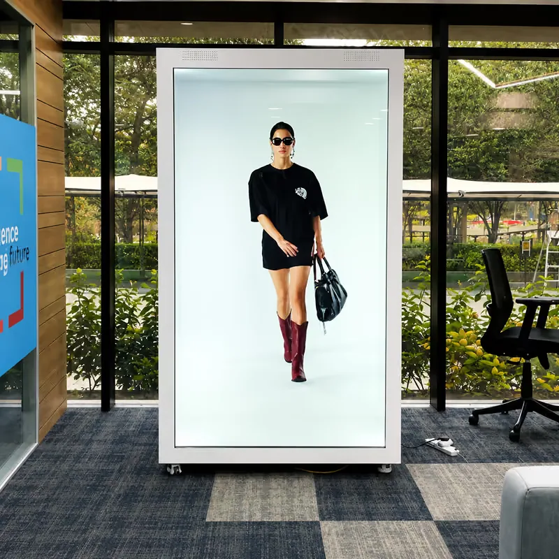 Life-size holographic presenter experience powered by HoloBox911.